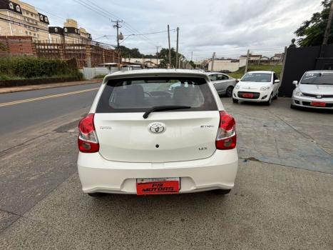 TOYOTA Etios Hatch 1.3 16V 4P FLEX X, Foto 7