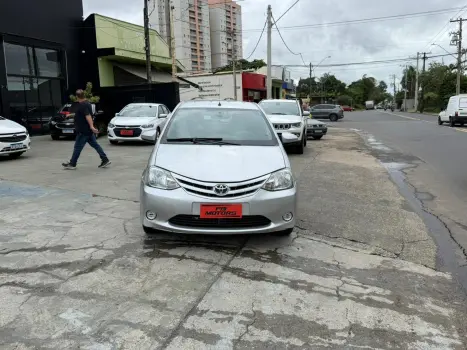TOYOTA Etios Hatch 1.3 16V 4P FLEX X, Foto 2