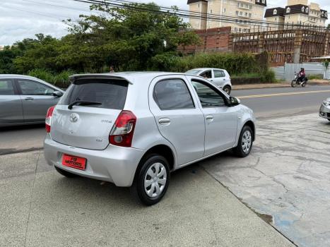 TOYOTA Etios Hatch 1.3 16V 4P FLEX X, Foto 6