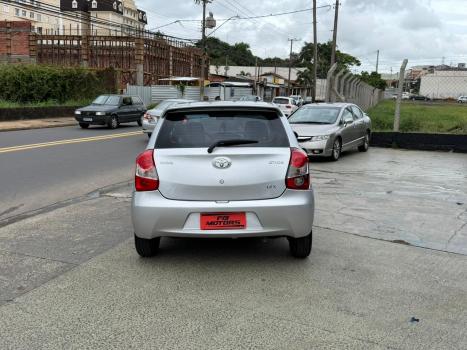 TOYOTA Etios Hatch 1.3 16V 4P FLEX X, Foto 8