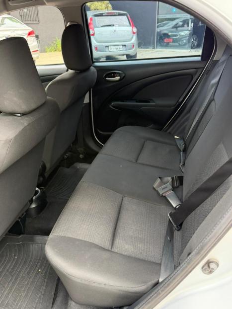 TOYOTA Etios Hatch 1.3 16V 4P FLEX X, Foto 9