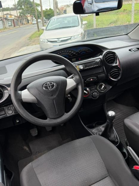 TOYOTA Etios Hatch 1.3 16V 4P FLEX X, Foto 10