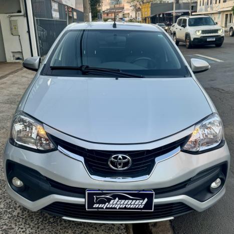 TOYOTA Etios Hatch 1.5 16V 4P FLEX PLATINUM AUTOM�TICO, Foto 3