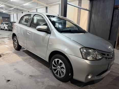TOYOTA Etios Hatch 1.3 16V 4P FLEX X, Foto 3