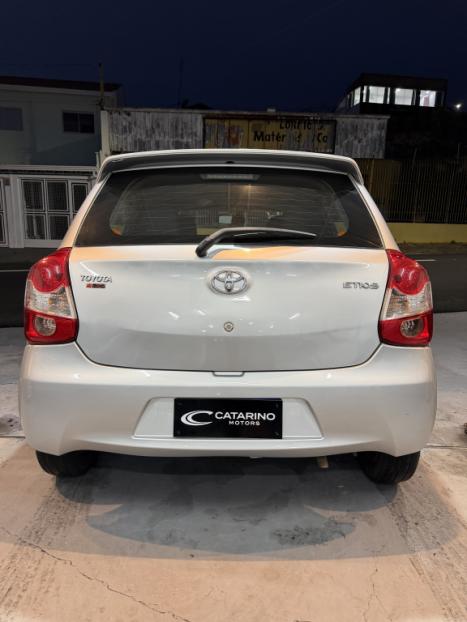 TOYOTA Etios Hatch 1.3 16V 4P FLEX X, Foto 4