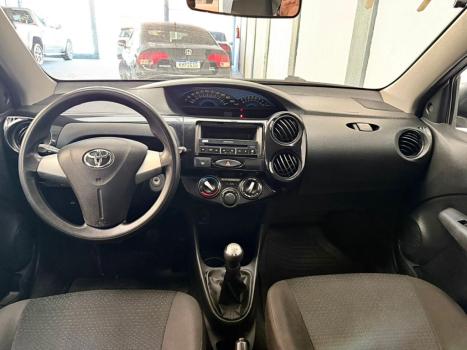 TOYOTA Etios Hatch 1.3 16V 4P FLEX X, Foto 5