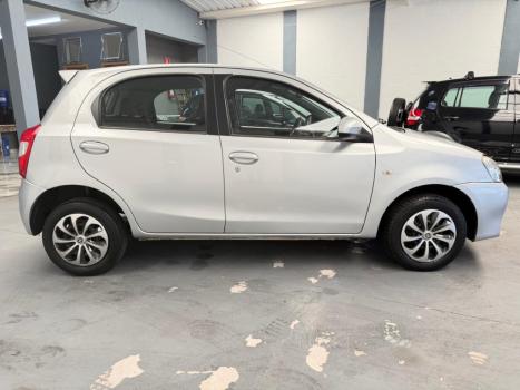 TOYOTA Etios Hatch 1.3 16V 4P FLEX X, Foto 6
