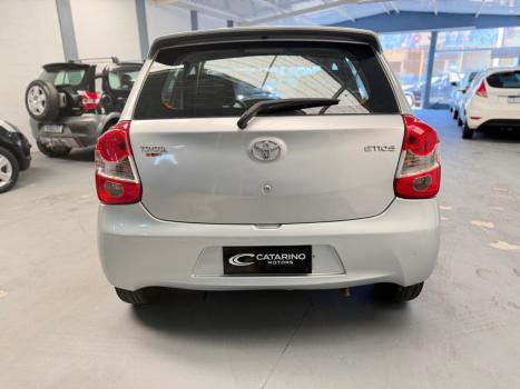 TOYOTA Etios Hatch 1.3 16V 4P FLEX X, Foto 4
