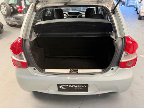 TOYOTA Etios Hatch 1.3 16V 4P FLEX X, Foto 14