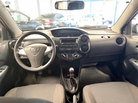 TOYOTA Etios Hatch 1.3 16V 4P FLEX X, Foto 11