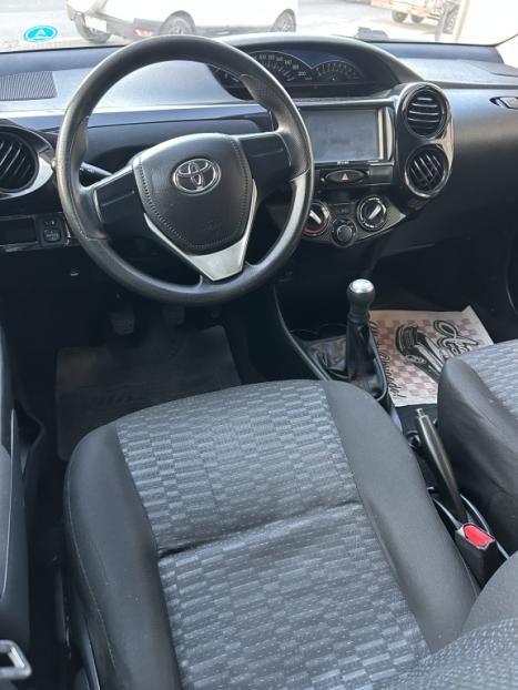 TOYOTA Etios Hatch 1.3 16V 4P FLEX X, Foto 7
