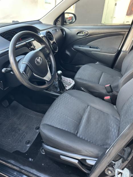 TOYOTA Etios Hatch 1.3 16V 4P FLEX X, Foto 8