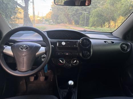 TOYOTA Etios Hatch 1.3 16V 4P FLEX X, Foto 6