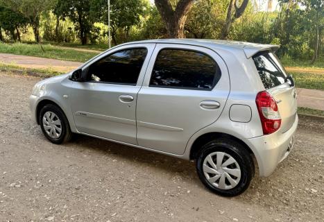 TOYOTA Etios Hatch 1.3 16V 4P FLEX X, Foto 7