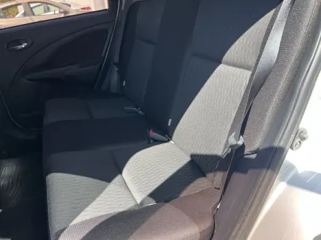 TOYOTA Etios Hatch 1.3 16V 4P FLEX X, Foto 9