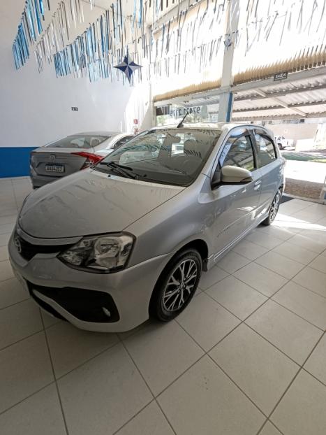 TOYOTA Etios Hatch 1.5 16V 4P FLEX PLATINUM AUTOM�TICO, Foto 2