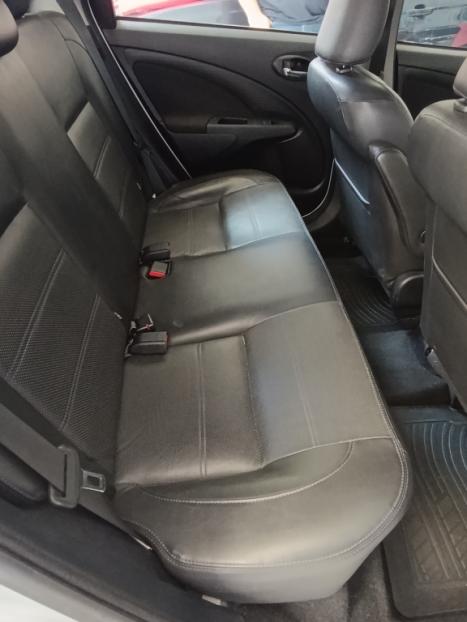 TOYOTA Etios Hatch 1.5 16V 4P FLEX PLATINUM AUTOM�TICO, Foto 6