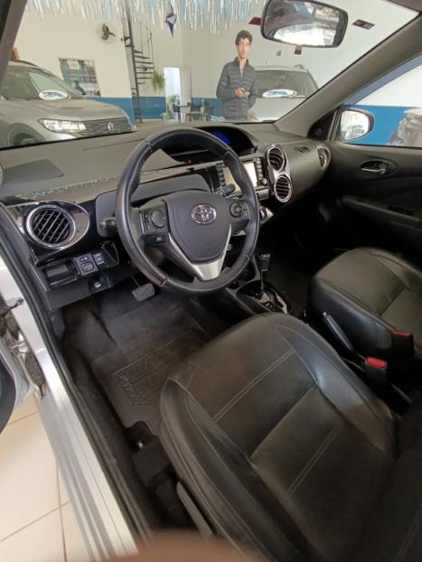 TOYOTA Etios Hatch 1.5 16V 4P FLEX PLATINUM AUTOM�TICO, Foto 7