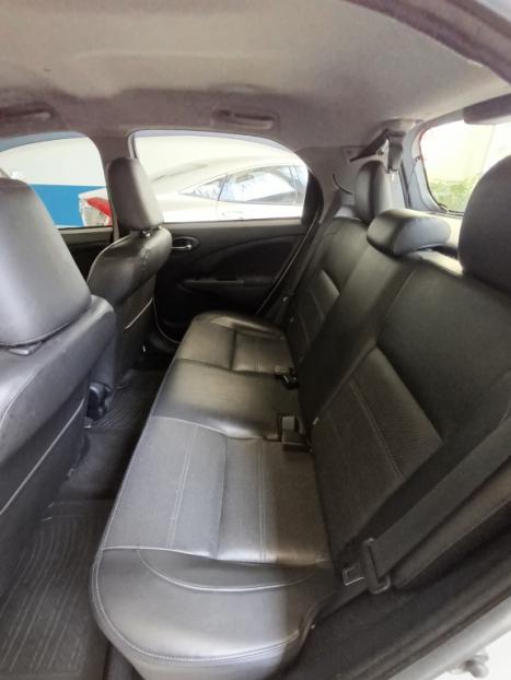 TOYOTA Etios Hatch 1.5 16V 4P FLEX PLATINUM AUTOM�TICO, Foto 12