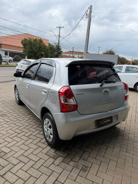 TOYOTA Etios Hatch 1.5 16V 4P FLEX XS, Foto 2