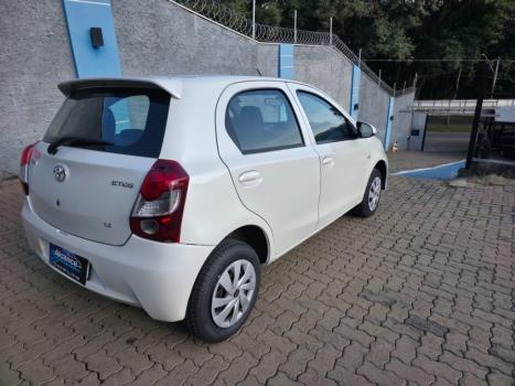 TOYOTA Etios Hatch 1.3 16V 4P FLEX X, Foto 4