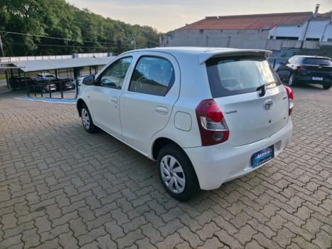TOYOTA Etios Hatch 1.3 16V 4P FLEX X, Foto 5