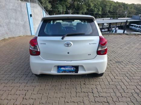 TOYOTA Etios Hatch 1.3 16V 4P FLEX X, Foto 6
