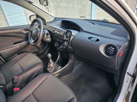 TOYOTA Etios Hatch 1.3 16V 4P FLEX X, Foto 7