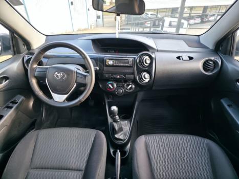 TOYOTA Etios Hatch 1.3 16V 4P FLEX X, Foto 9