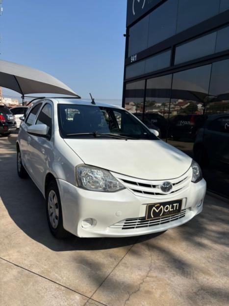 TOYOTA Etios Hatch 1.3 16V 4P FLEX X, Foto 3