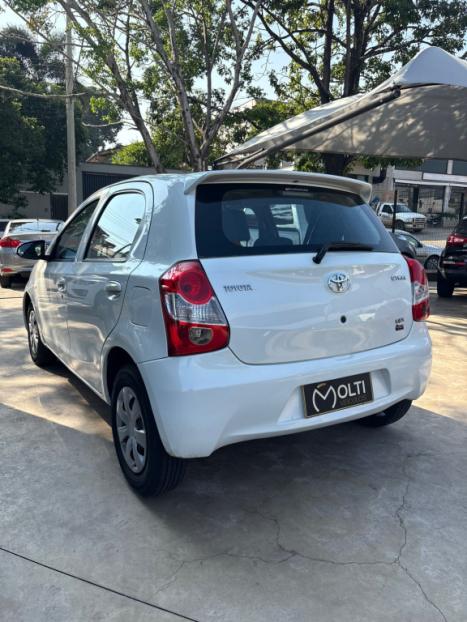 TOYOTA Etios Hatch 1.3 16V 4P FLEX X, Foto 5