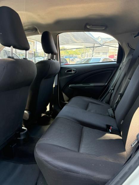 TOYOTA Etios Hatch 1.3 16V 4P FLEX X, Foto 10