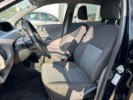 TOYOTA Etios Hatch 1.3 16V 4P FLEX, Foto 6