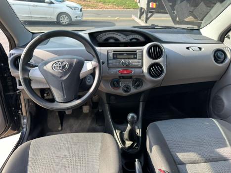 TOYOTA Etios Hatch 1.3 16V 4P FLEX, Foto 9