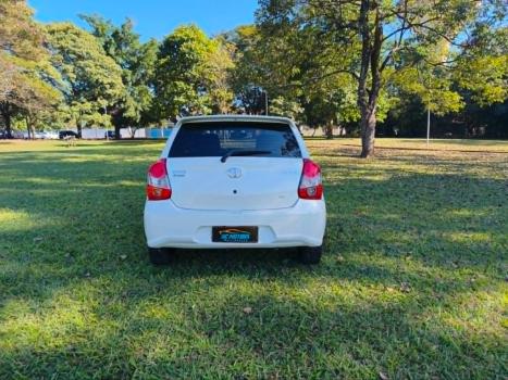 TOYOTA Etios Hatch 1.3 16V 4P FLEX X, Foto 8