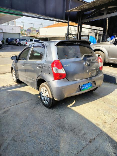 TOYOTA Etios Hatch 1.3 16V 4P FLEX X, Foto 4