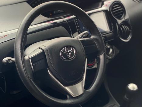 TOYOTA Etios Hatch 1.3 16V 4P FLEX X, Foto 2