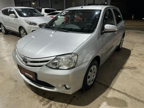 TOYOTA Etios Hatch 1.3 16V 4P FLEX X, Foto 3