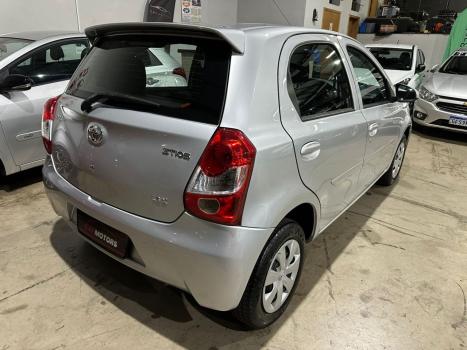 TOYOTA Etios Hatch 1.3 16V 4P FLEX X, Foto 4
