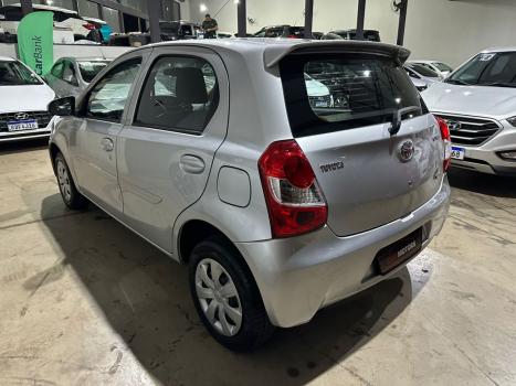 TOYOTA Etios Hatch 1.3 16V 4P FLEX X, Foto 5