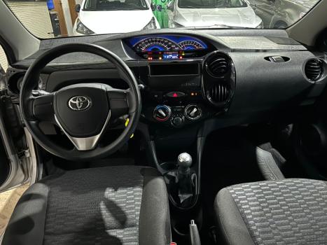 TOYOTA Etios Hatch 1.3 16V 4P FLEX X, Foto 9