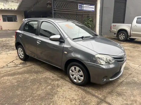 TOYOTA Etios Hatch 1.5 16V 4P FLEX XS, Foto 2