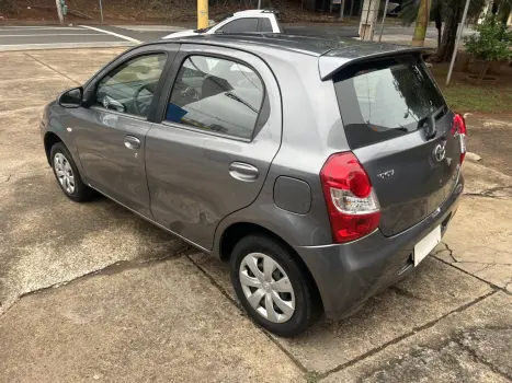 TOYOTA Etios Hatch 1.5 16V 4P FLEX XS, Foto 6