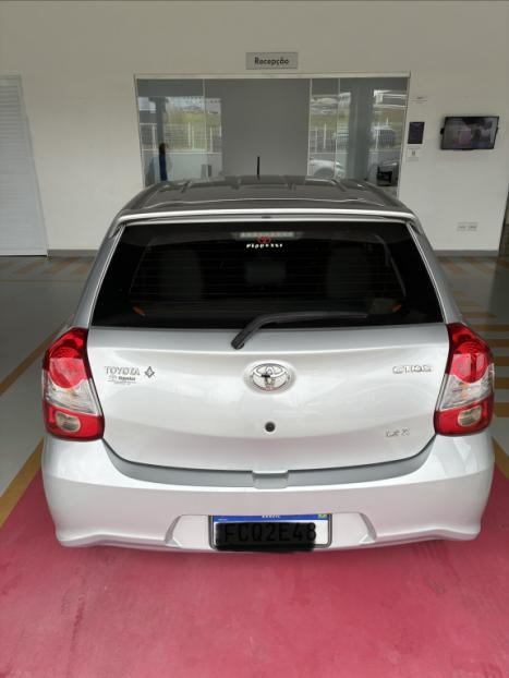 TOYOTA Etios Hatch 1.3 16V 4P FLEX X, Foto 2