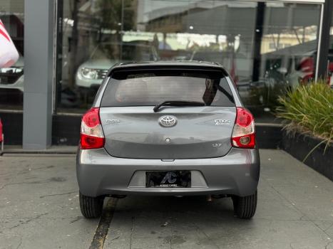 TOYOTA Etios Hatch 1.3 16V 4P FLEX X, Foto 4