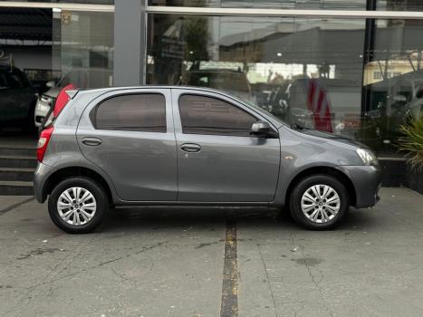 TOYOTA Etios Hatch 1.3 16V 4P FLEX X, Foto 6