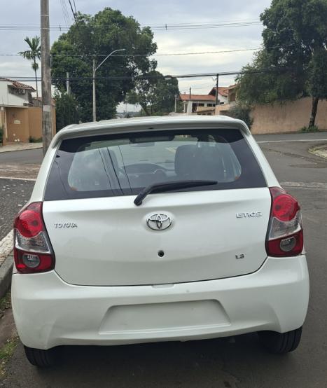 TOYOTA Etios Hatch 1.3 16V 4P FLEX EX, Foto 1