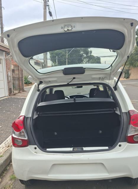 TOYOTA Etios Hatch 1.3 16V 4P FLEX EX, Foto 2