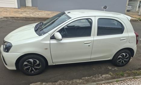 TOYOTA Etios Hatch 1.3 16V 4P FLEX EX, Foto 4