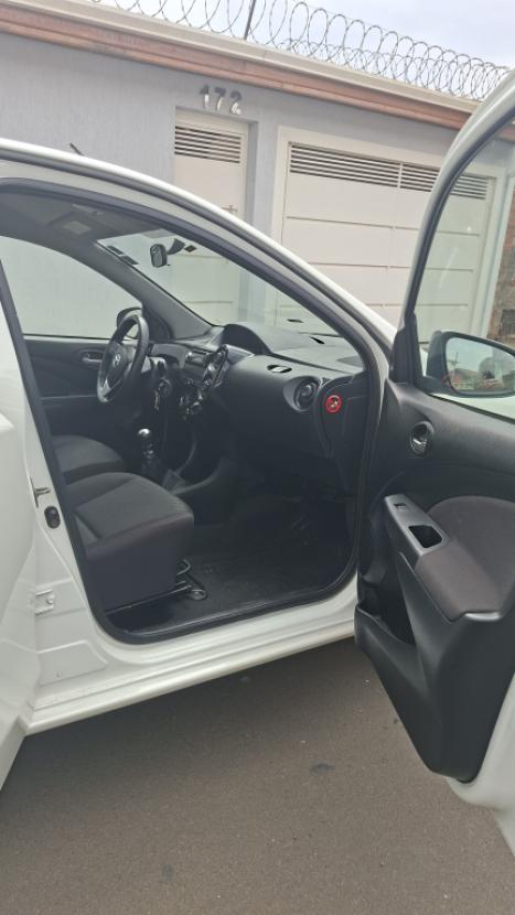 TOYOTA Etios Hatch 1.3 16V 4P FLEX EX, Foto 9